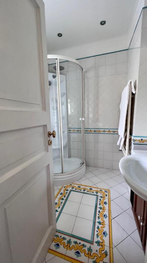 Calabritto Suite Napoli Esterno foto