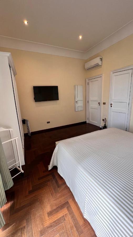Calabritto Suite Napoli Esterno foto