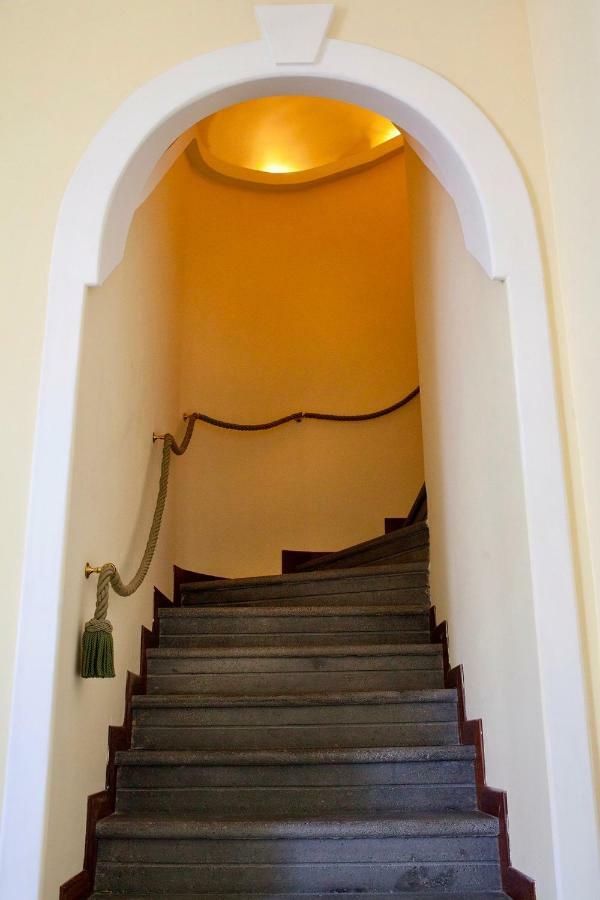 Calabritto Suite Napoli Esterno foto