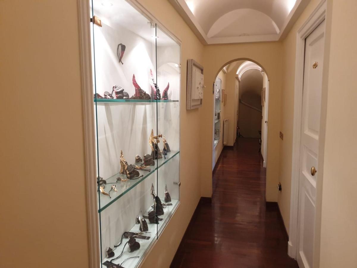 Calabritto Suite Napoli Esterno foto